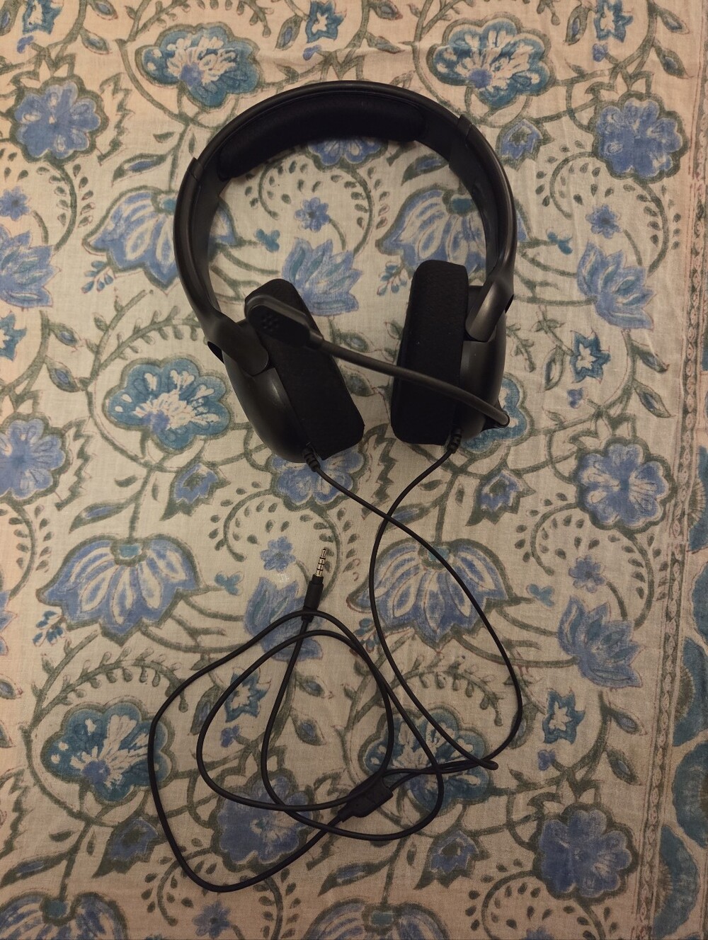 PDP Black Wired Headphones with Boom Microphone - Nintendo Switch Licenced.